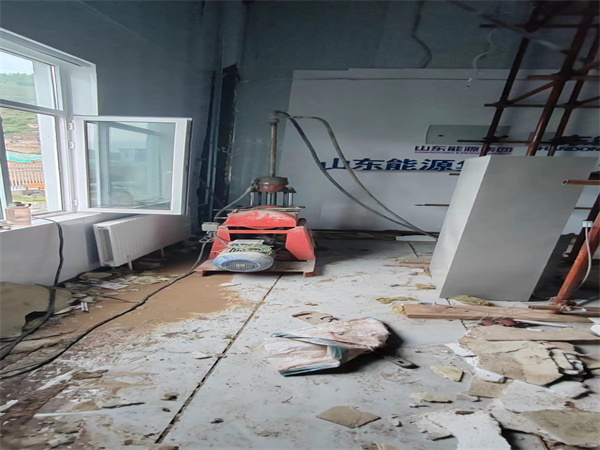 万荣地基基础下沉墙体裂缝加固注浆顶升施工